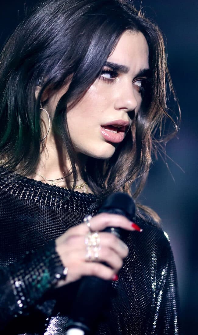 Charlotte, Chanteuse